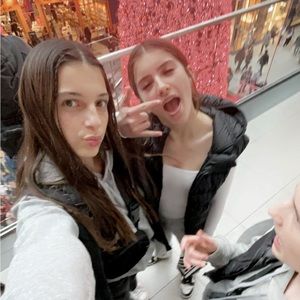 Meet your Posher, Avery